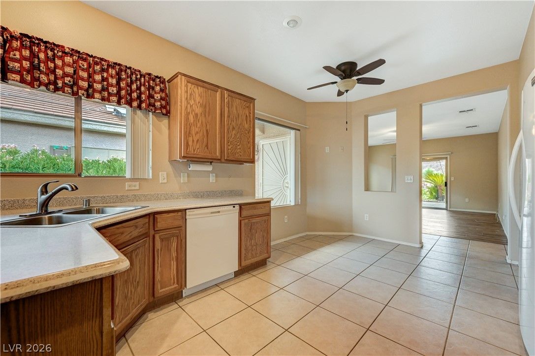 1789 Eagle Village Avenue — photo 3