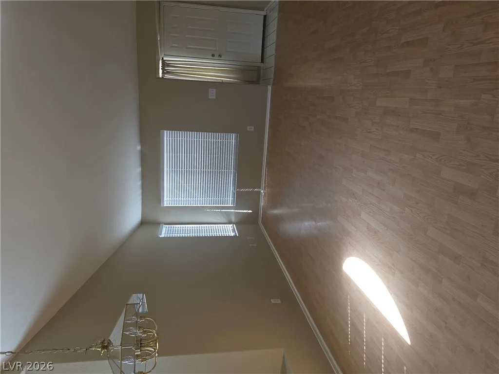 9740 Panorama Cliff Drive — photo 4