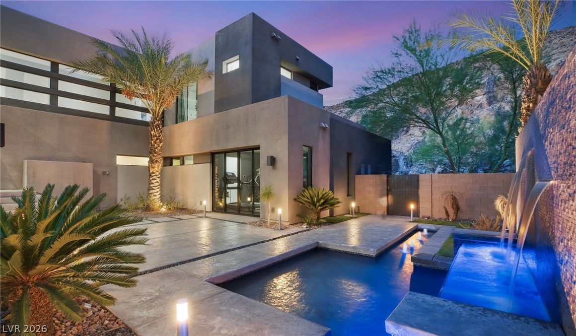 921 Vegas View Drive — photo 4 of 56