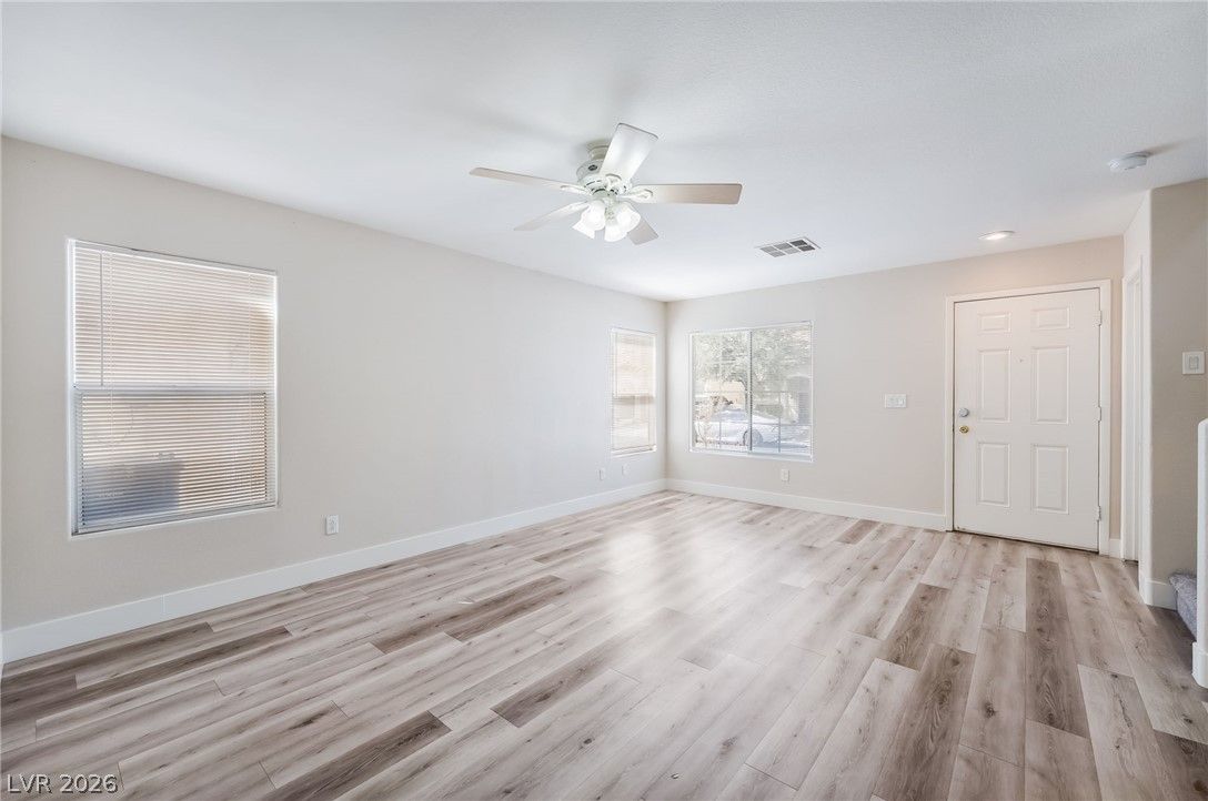 5965 Blackberry Field Avenue — photo 2