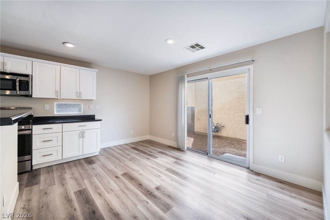 5965 Blackberry Field Avenue — photo 3