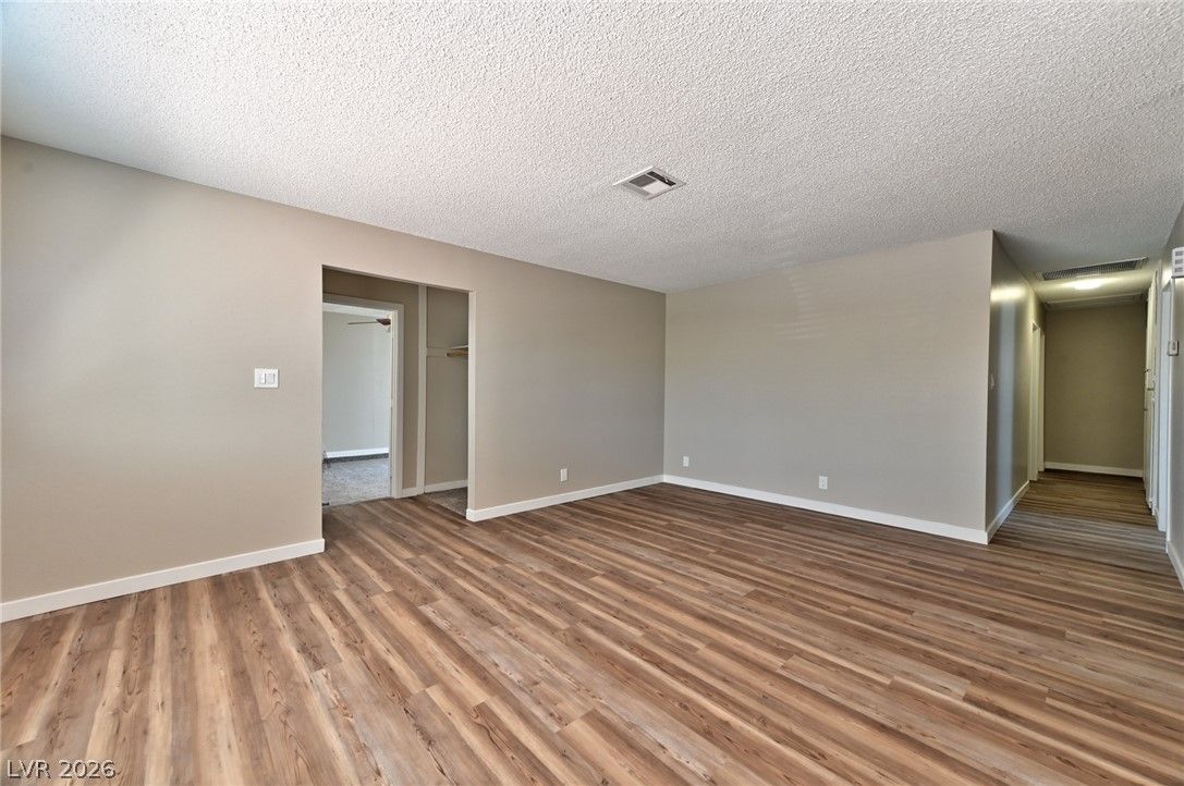 4610 Pioneer Avenue — photo 4 of 31