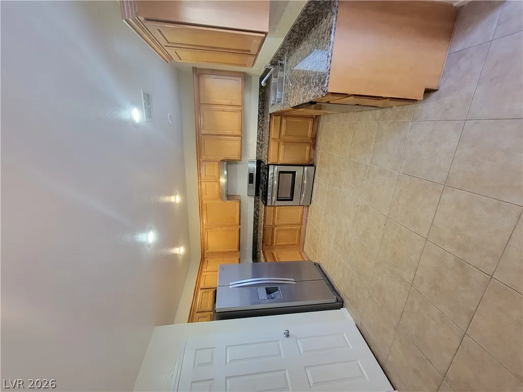 5738 OLD COLONY Drive — photo 2