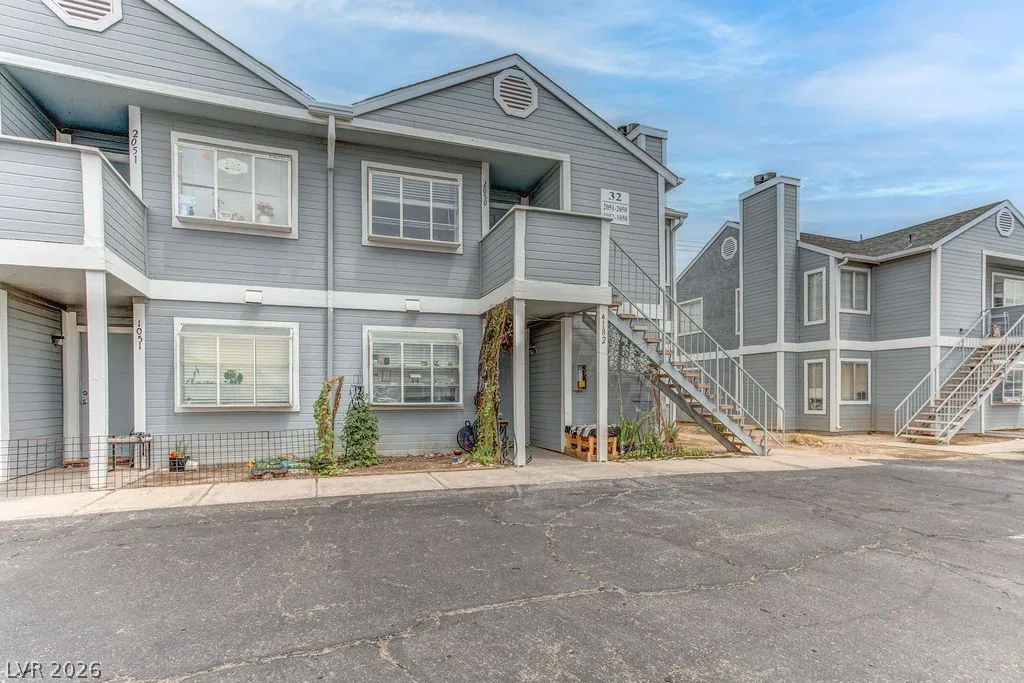 4182 Orbit Avenue — photo 2