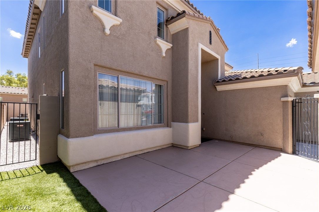10017 Scenic Walk Avenue — photo 4