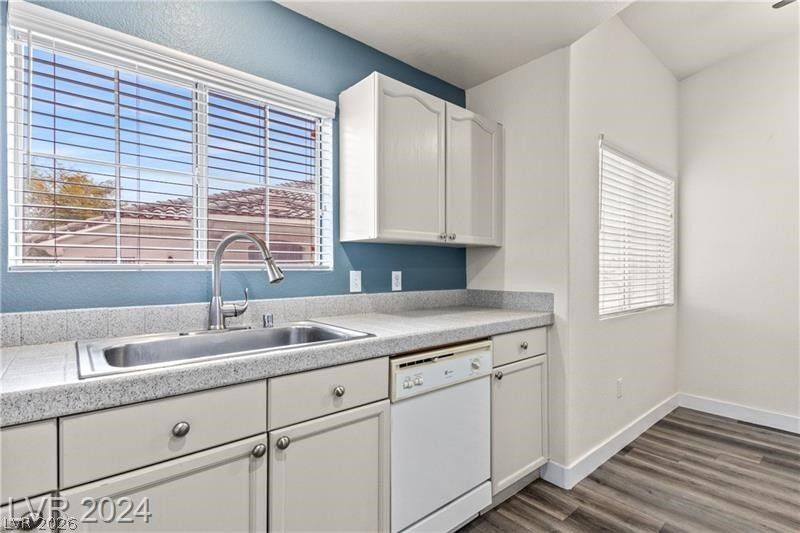 352 Amber Pine Street 201 — photo 5