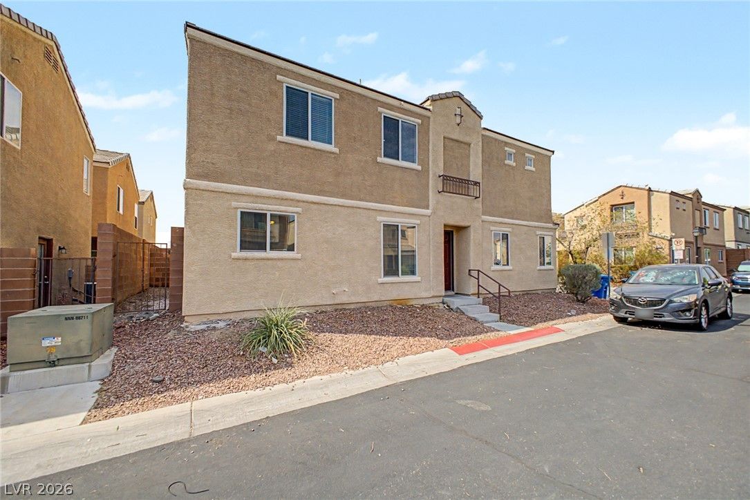 6921 Graceful Cloud Avenue — photo 2