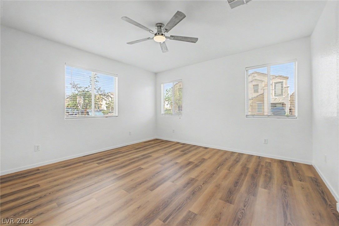 6921 Graceful Cloud Avenue — photo 4