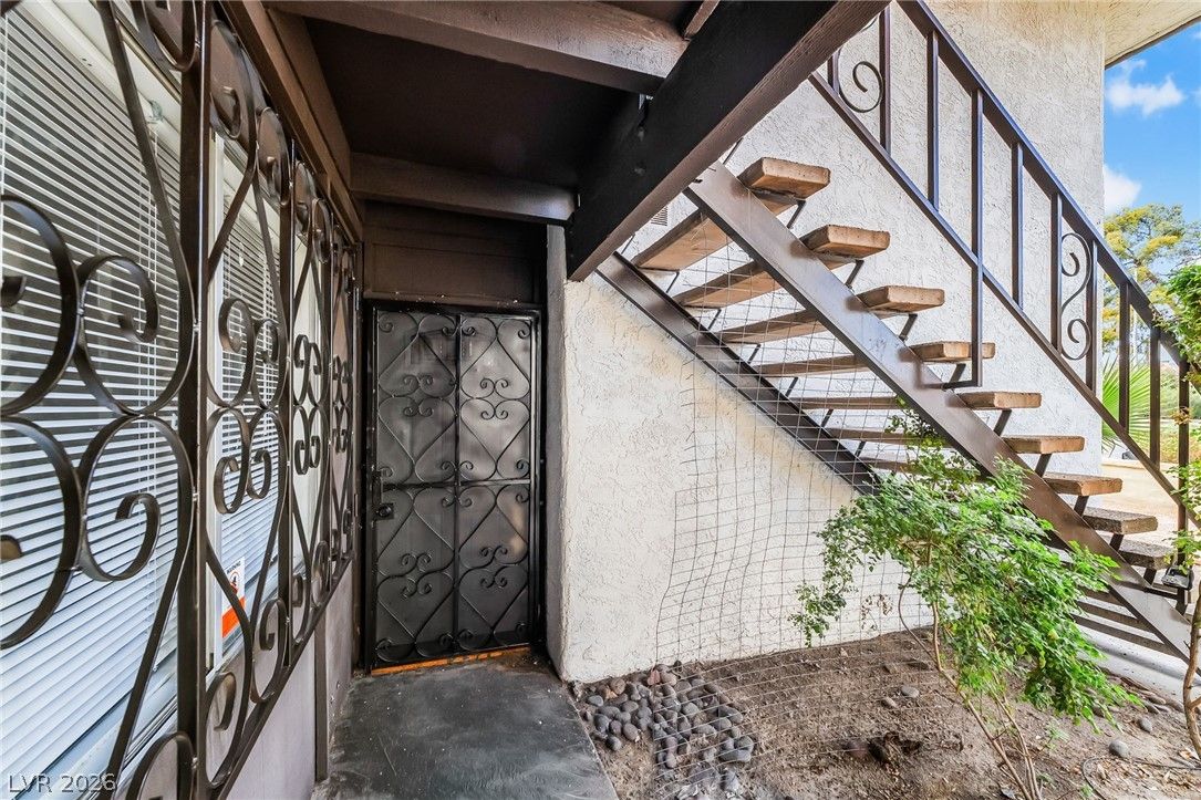 1405 Vegas Valley Drive 51 — photo 3 of 5