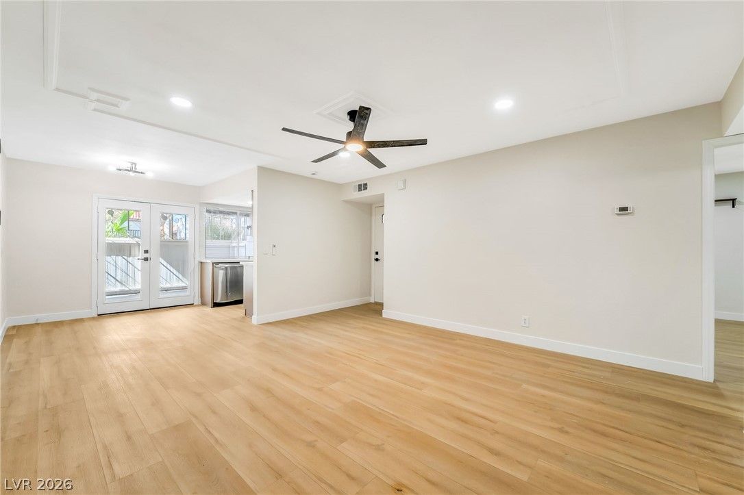 1405 Vegas Valley Drive 51 — photo 5 of 5