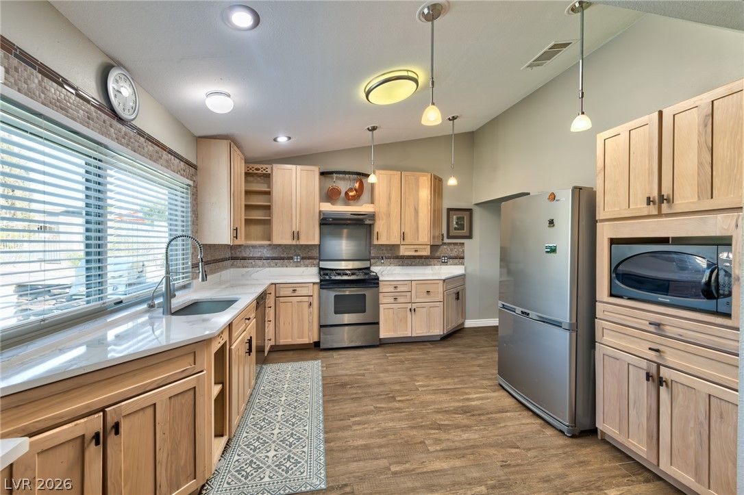 1524 Sherri Lane — photo 4
