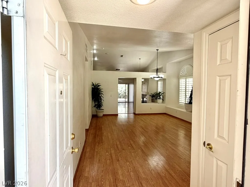 1809 Lyell Canyon Lane — photo 4