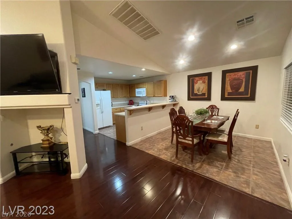 9174 RED CURRANT Avenue — photo 4 of 9