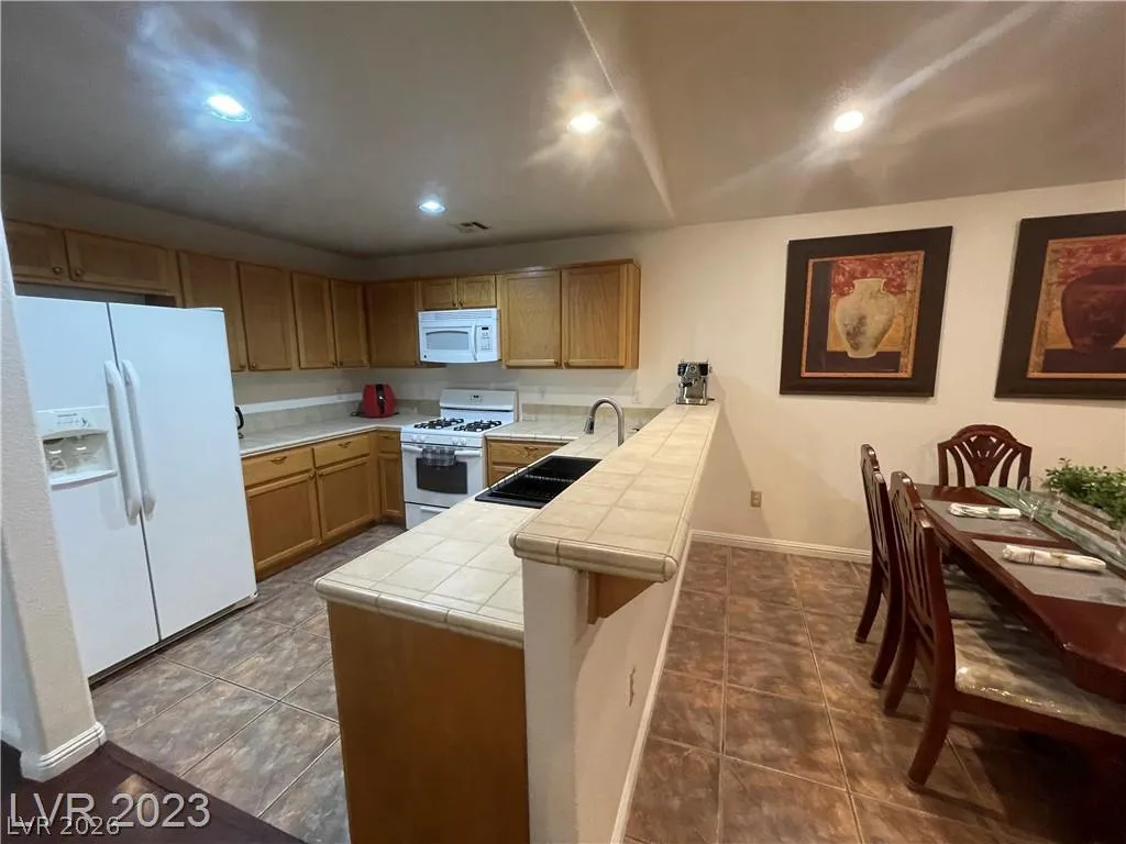 9174 RED CURRANT Avenue — photo 5 of 9