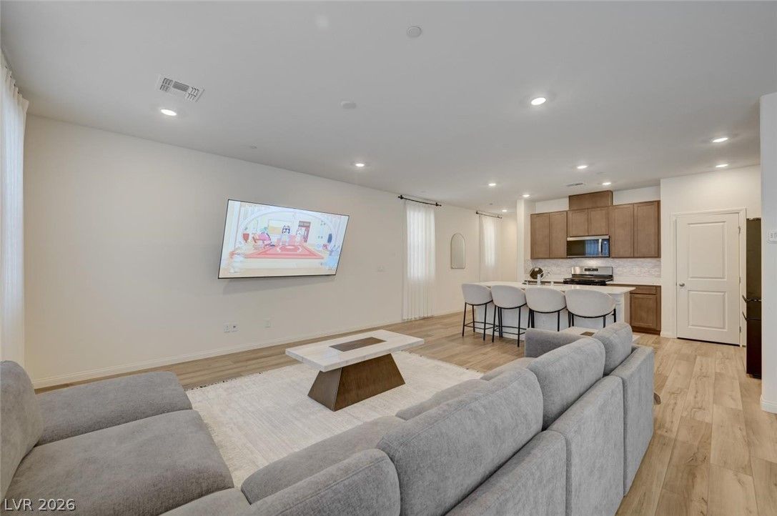 2663 Sierra Grande Street — photo 3 of 16