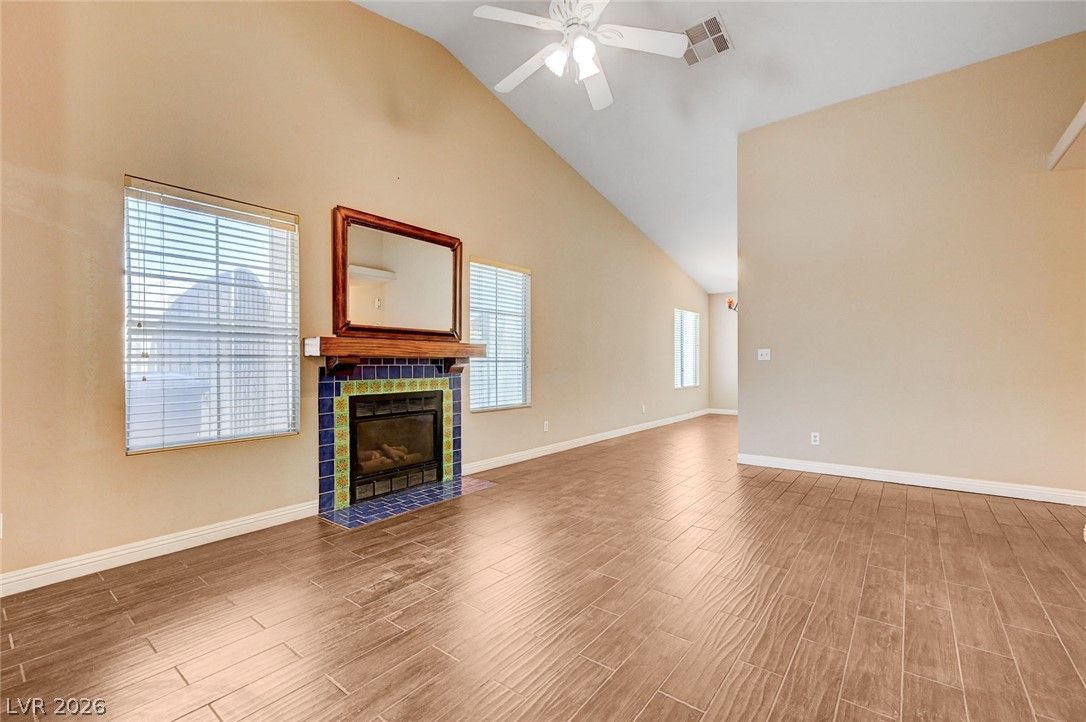 9301 Mountain Range Avenue — photo 3 of 29