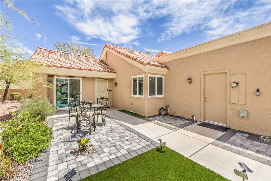 2764 Desert Crystal Drive — photo 3