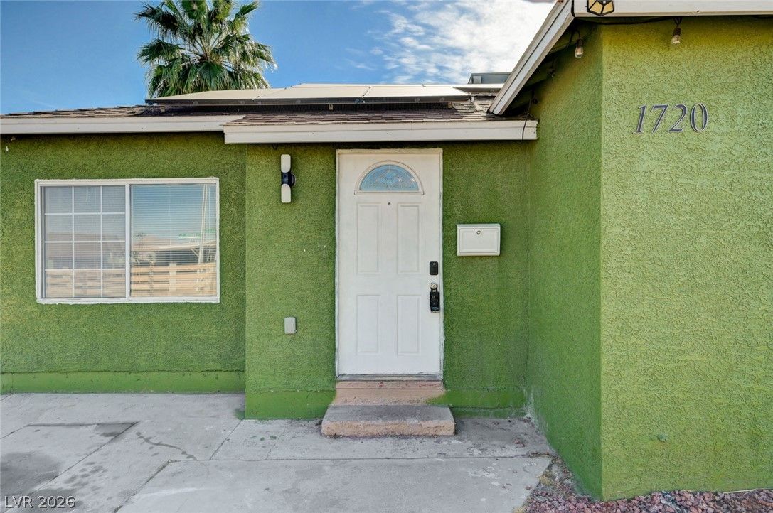 1720 East Carson Avenue — photo 5