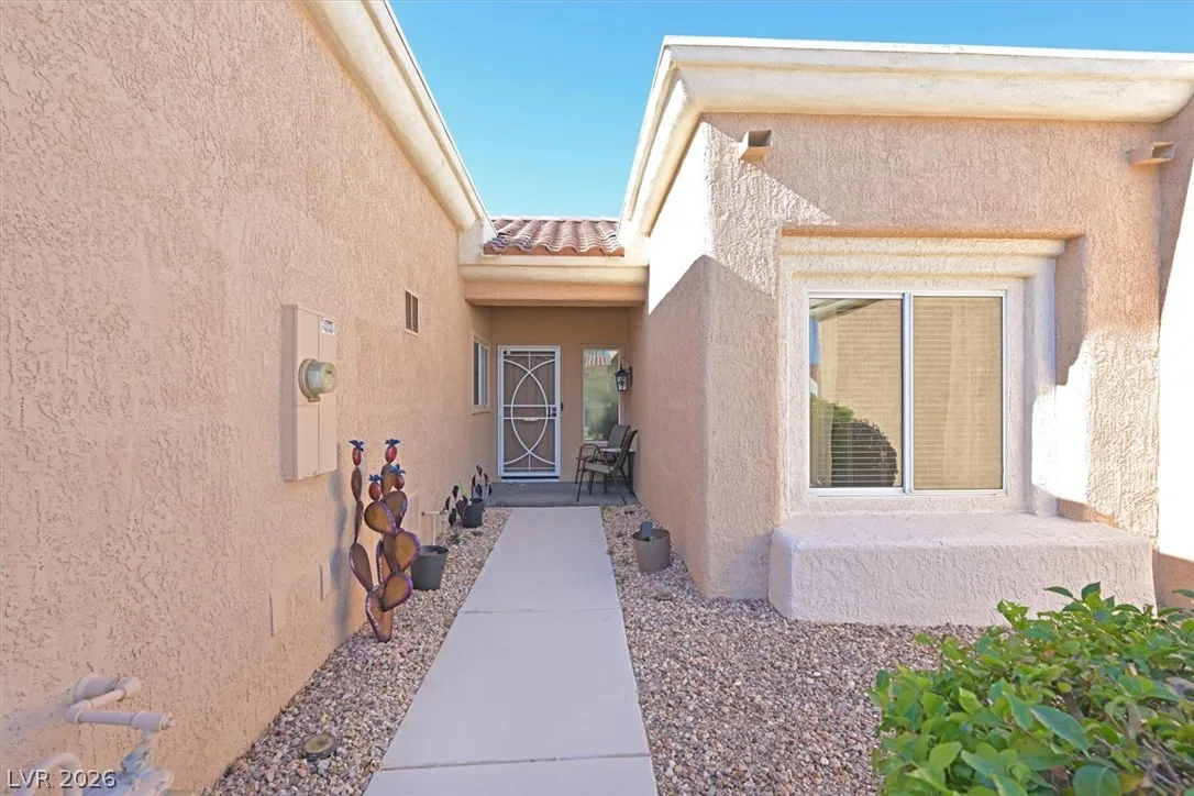 10008 Bundella Drive — photo 2