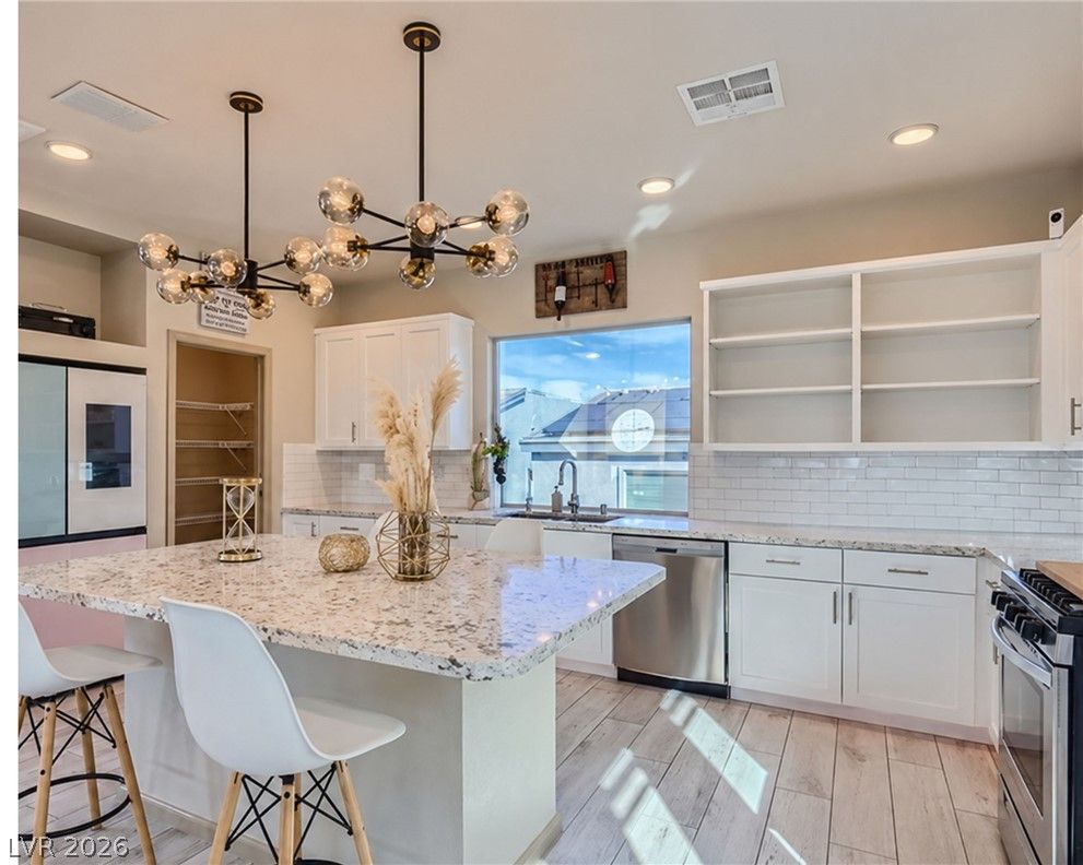 8044 Haywood Estate Avenue — photo 4 of 17