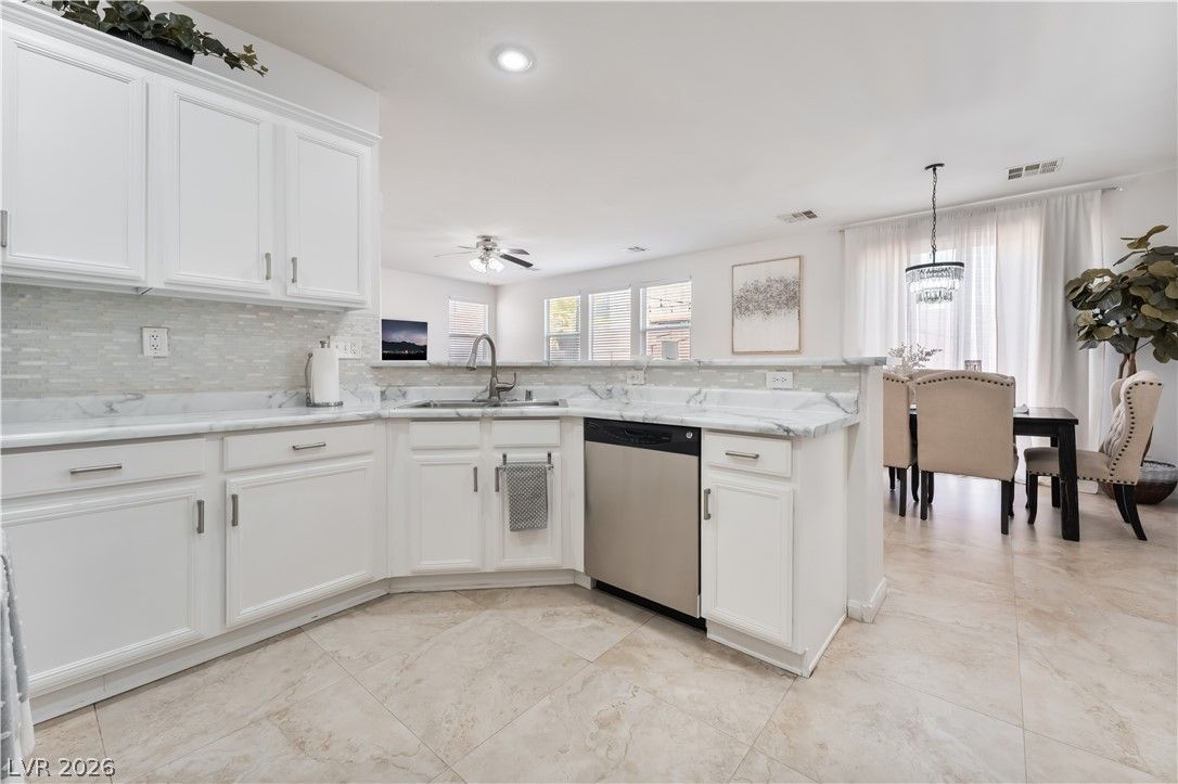 404 Copper Pine Avenue — photo 4