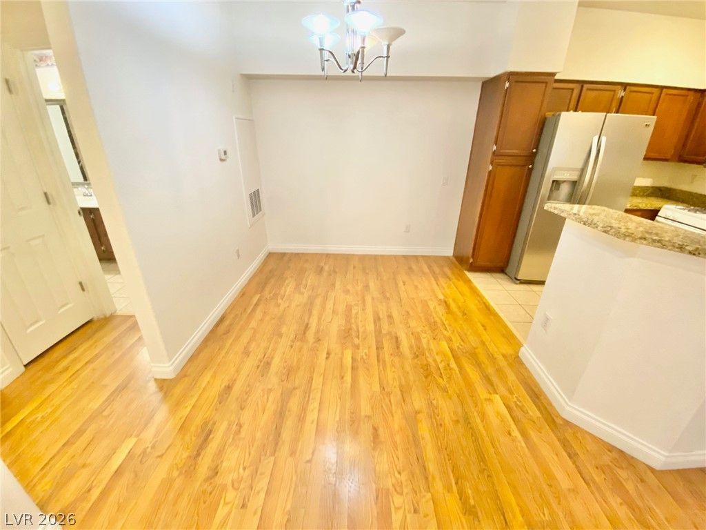 5415 West Harmon Avenue 1037 — photo 3 of 17
