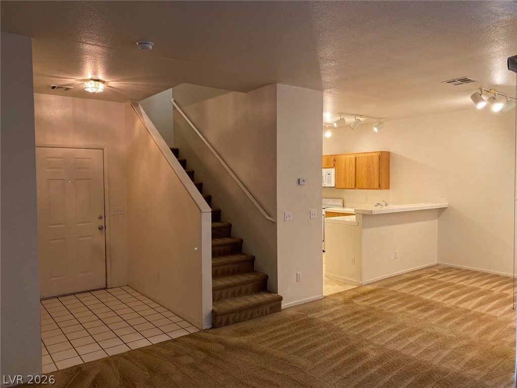 251 South Green Valley Parkway 1012 — photo 3