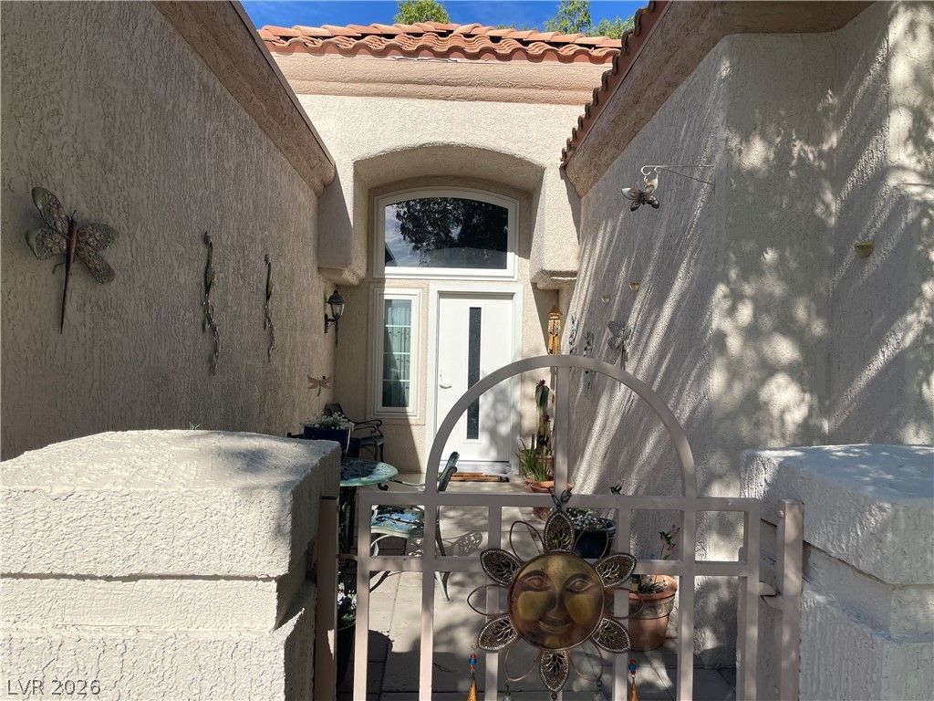 2833 Sungold Drive — photo 2 of 29