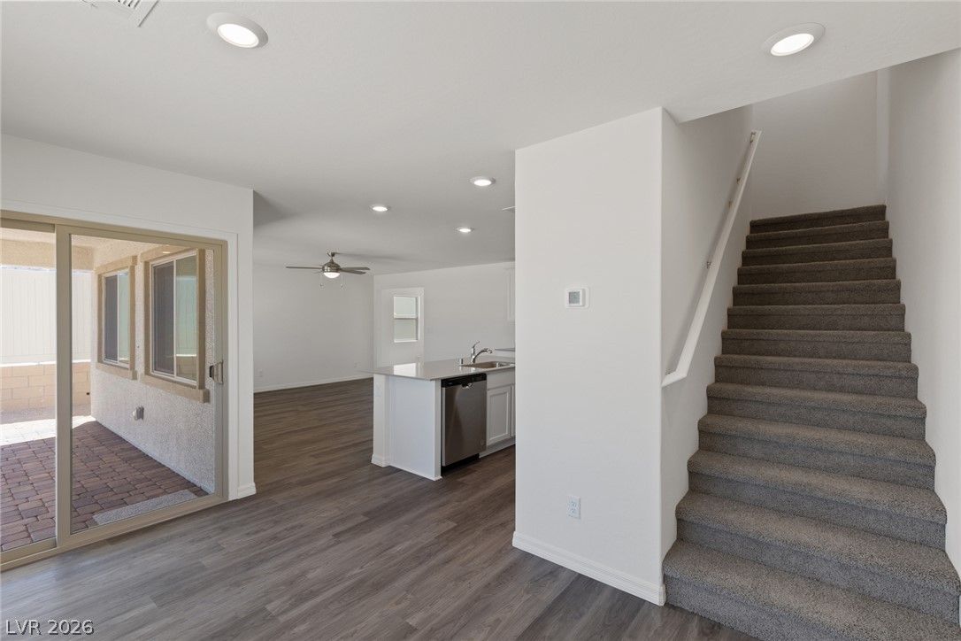 6740 Magnolia River Avenue — photo 5 of 8