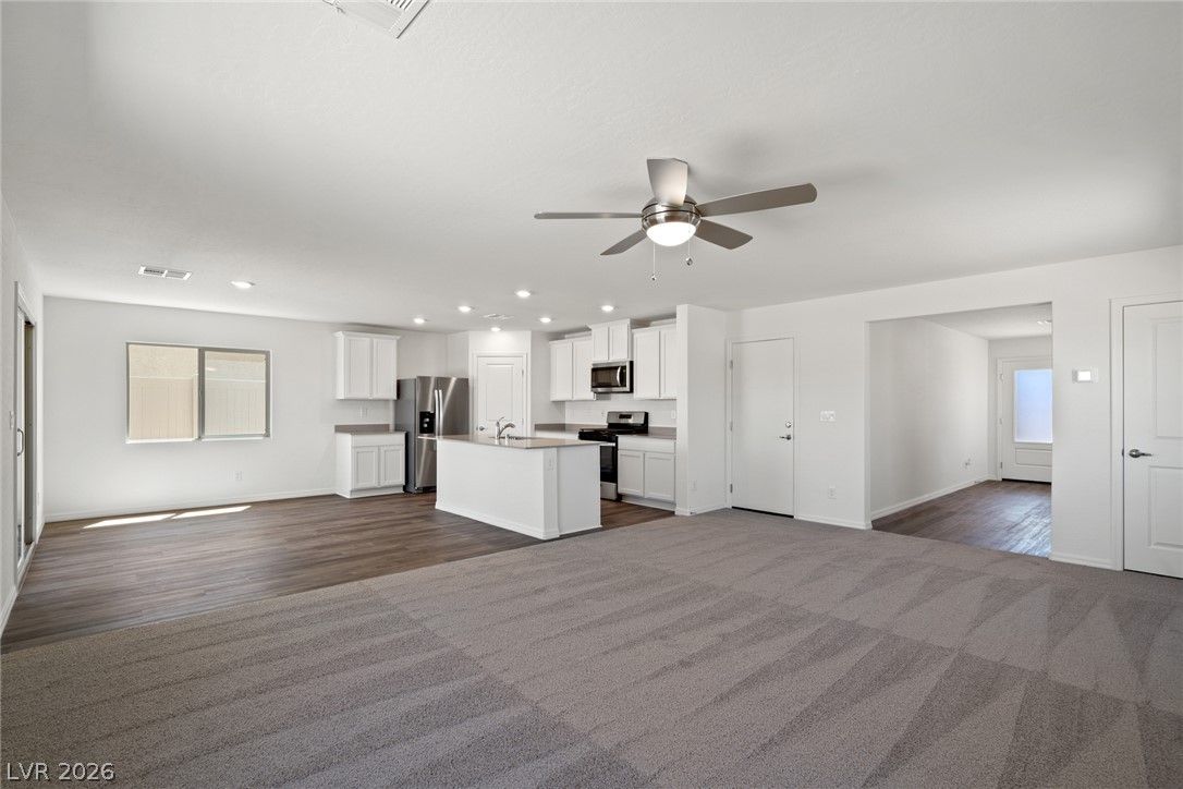 6758 Magnolia River Avenue — photo 3 of 8