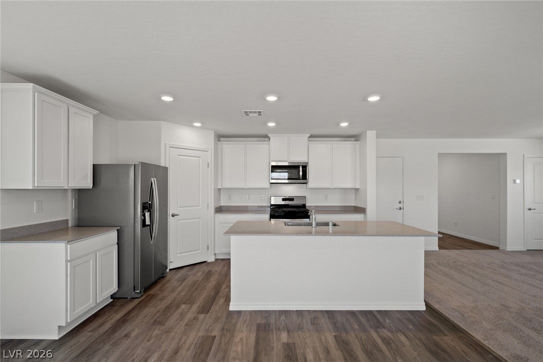 6758 Magnolia River Avenue — photo 4 of 8