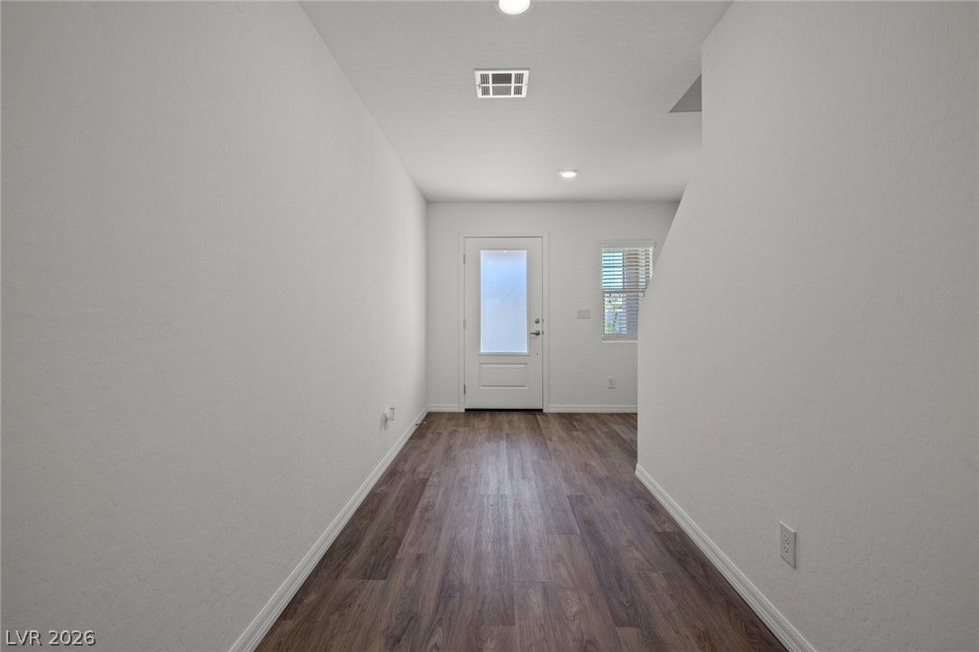 6722 Magnolia River Avenue — photo 2 of 8