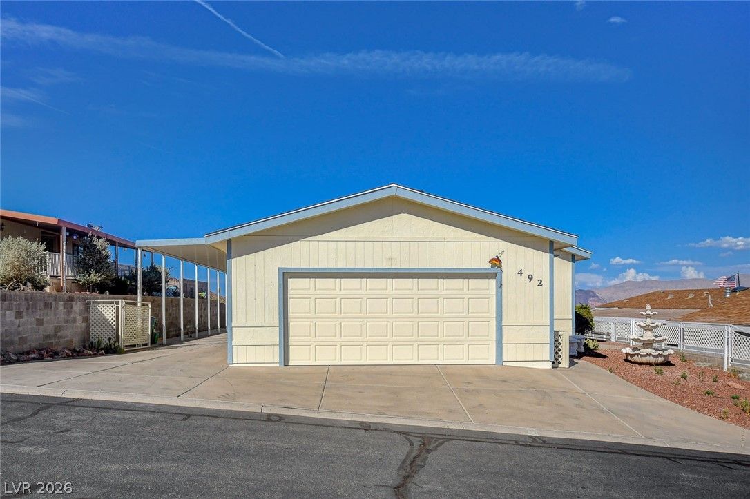 492 Lake Erie Lane — photo 4