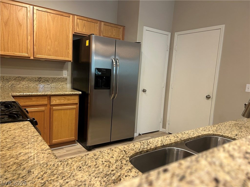 904 Domnus Lane 201 — photo 5 of 18