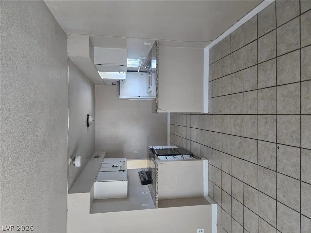 33 Gold Bar Court D — photo 2
