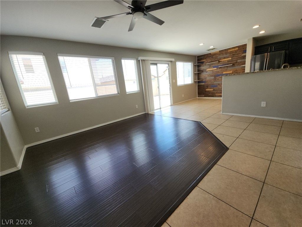 8253 Wildwood Glen Drive — photo 2