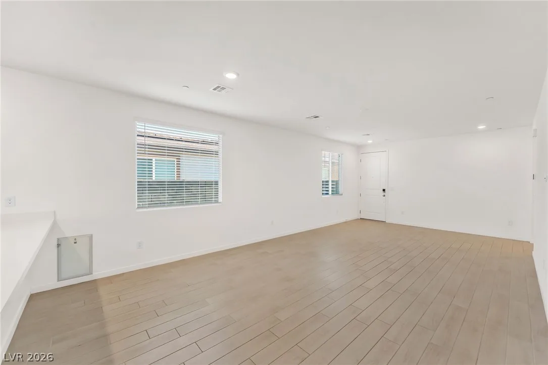 9398 Noble Fir Ridge Avenue — photo 5