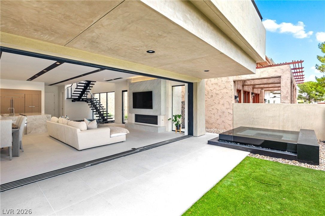 2847 Queens Courtyard Drive — photo 4