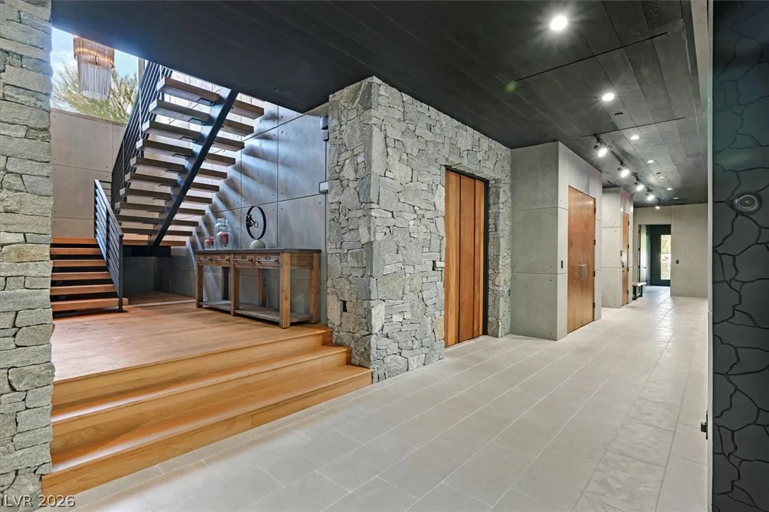 4155 Badura Avenue — photo 2