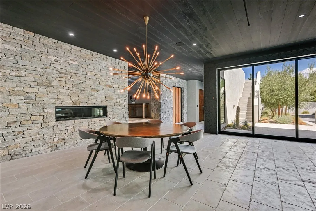 4155 Badura Avenue — photo 3