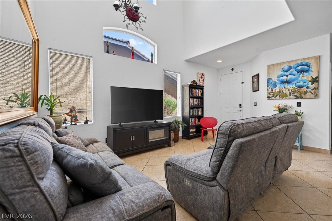 6999 Pacific Coast Street — photo 5