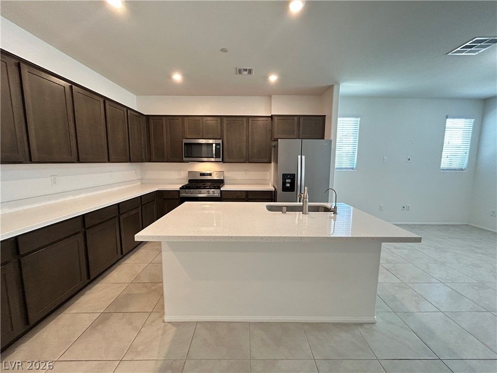 661 Foam Flower Lane — photo 5 of 21