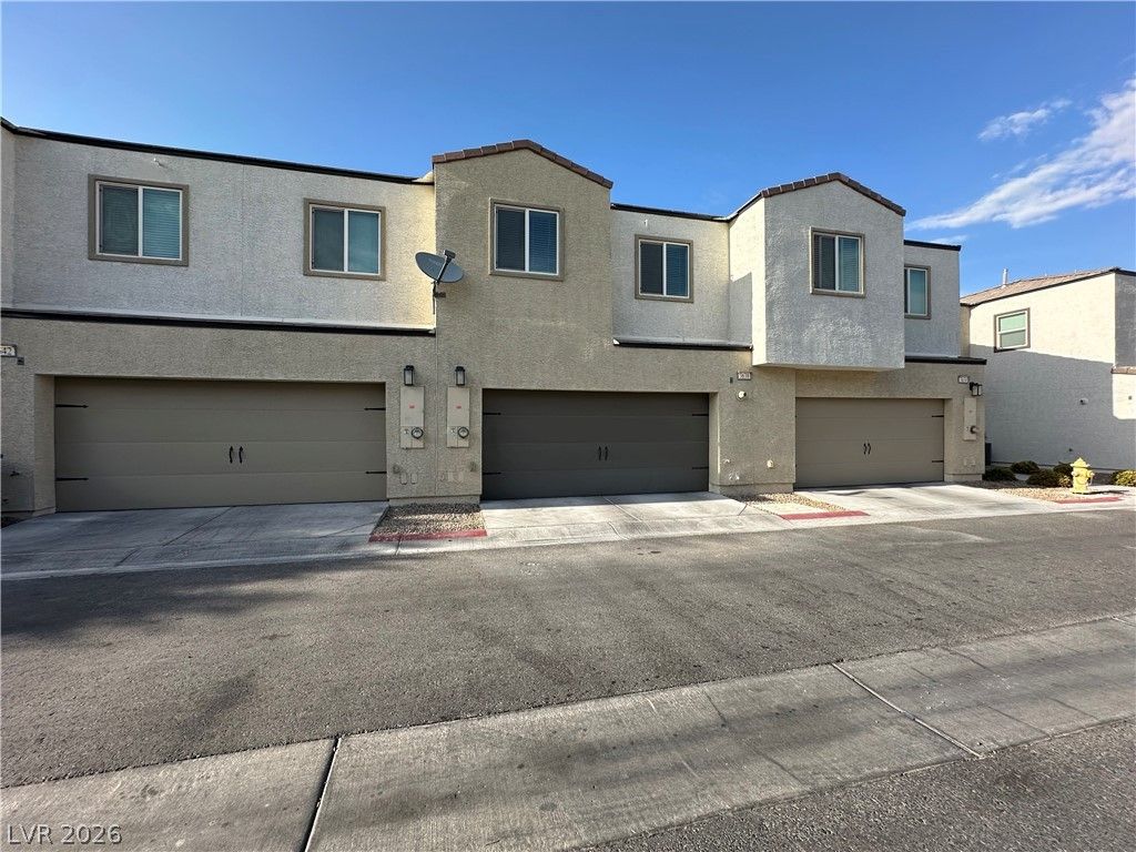 3638 Tripoli Cove Avenue — photo 2 of 33