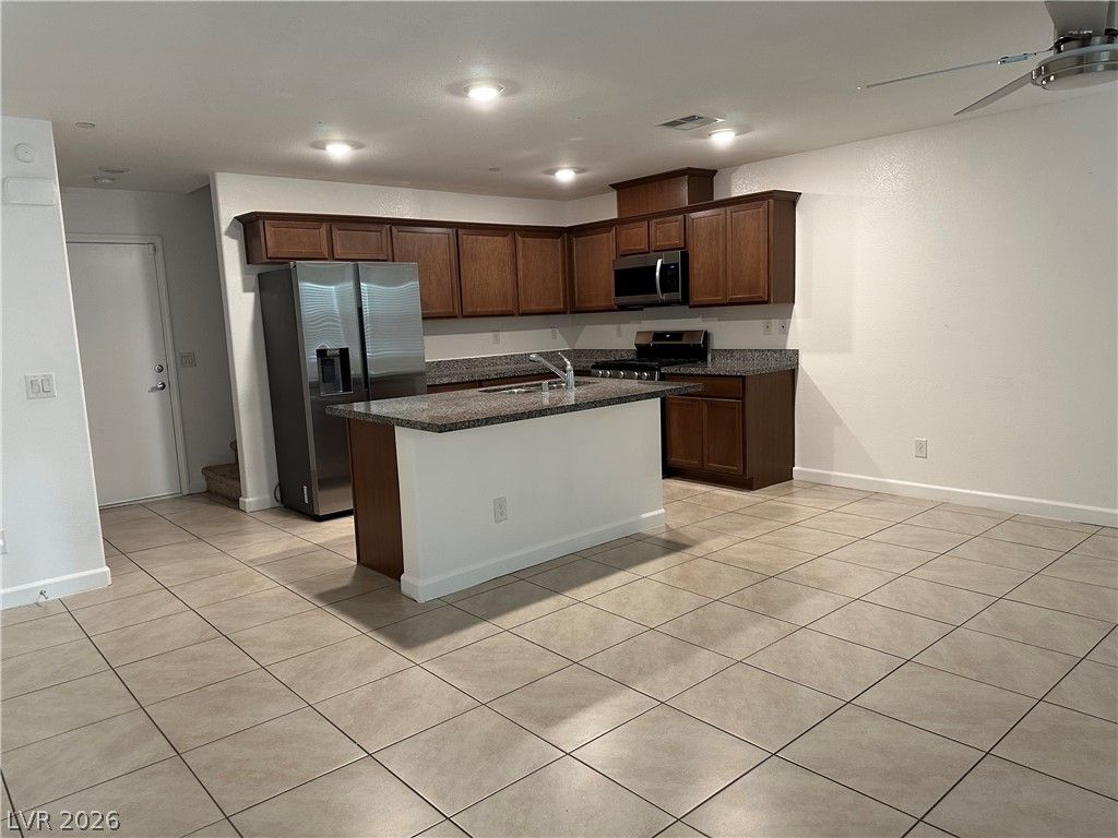 3638 Tripoli Cove Avenue — photo 3 of 33