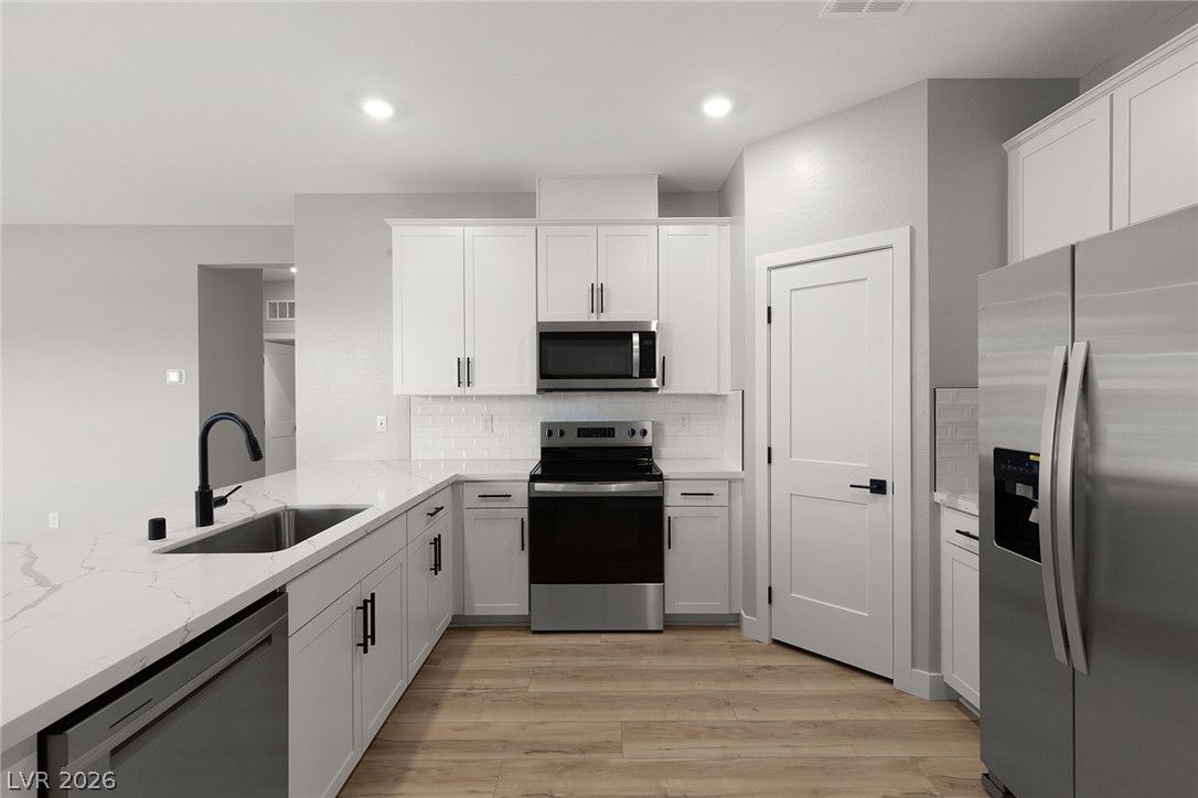 4516 Cave Lake Avenue — photo 5 of 8