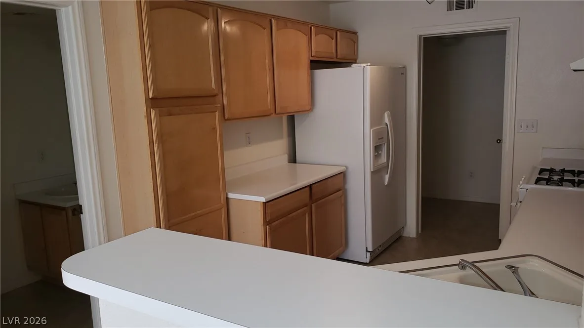 200 BOOTHBAY Street — photo 3