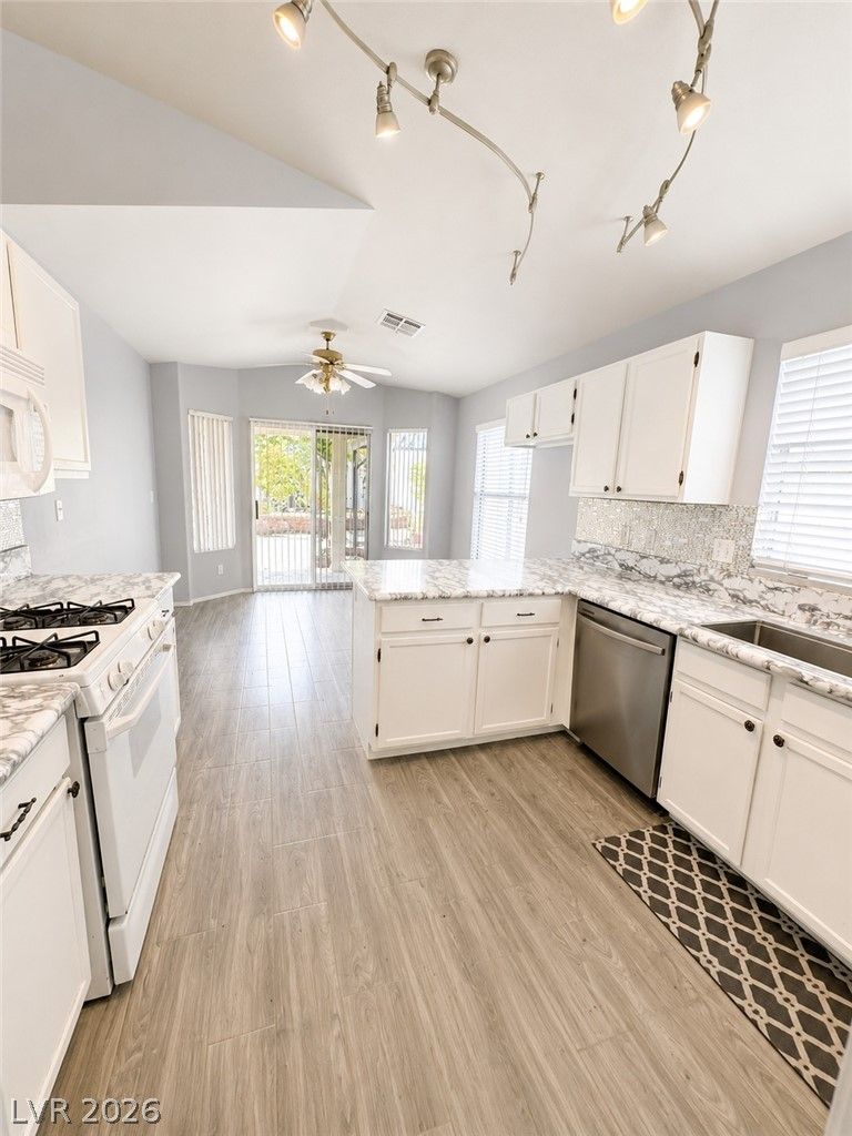 7945 Cherry Valley Circle — photo 4 of 10