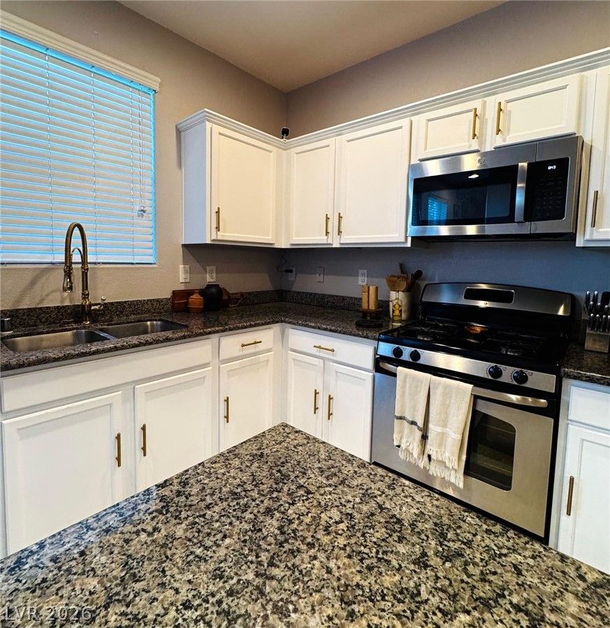 10486 HIGHLANDS RIVER Street — photo 5 of 38