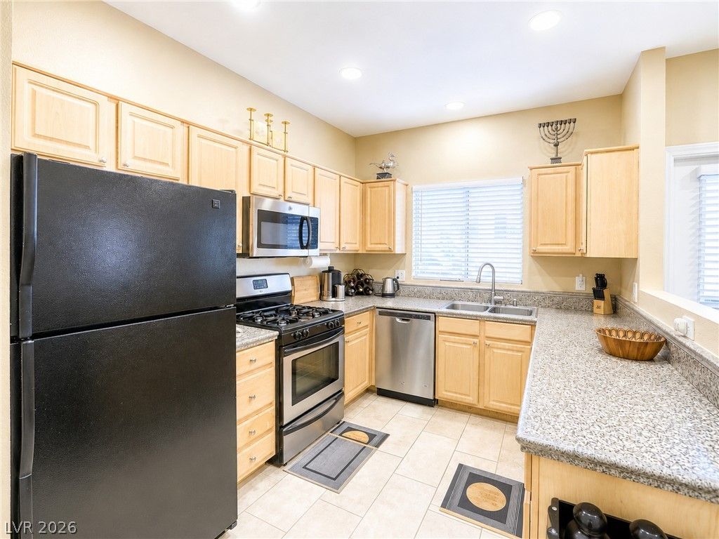 5250 South Rainbow Boulevard 2032 — photo 4
