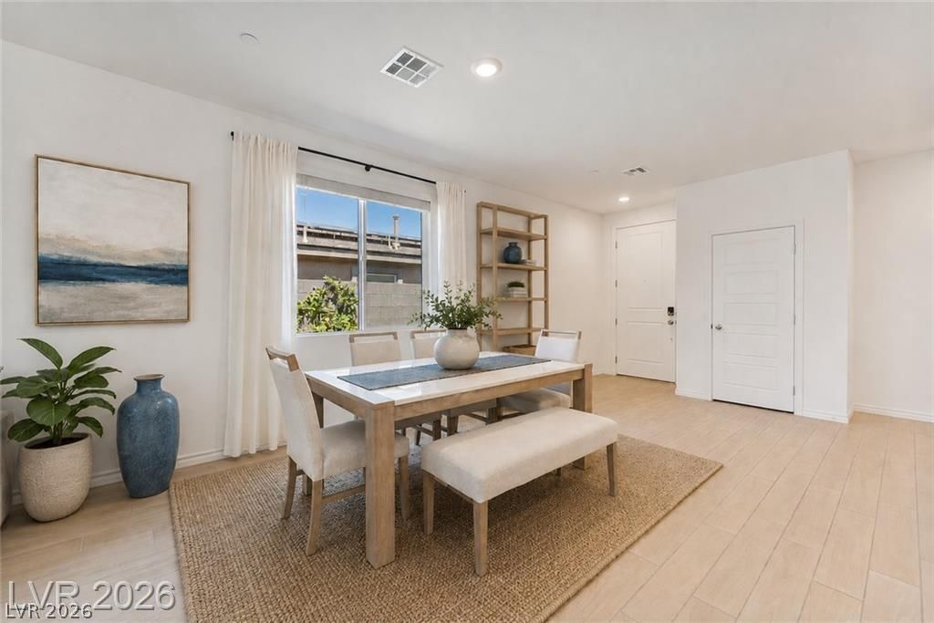 9458 Noble Fir Ridge Avenue — photo 3